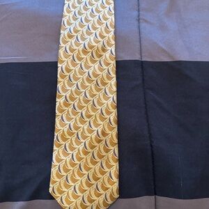 Joseph A Bank Brand New Elegant Gold Patterned Men's Tie